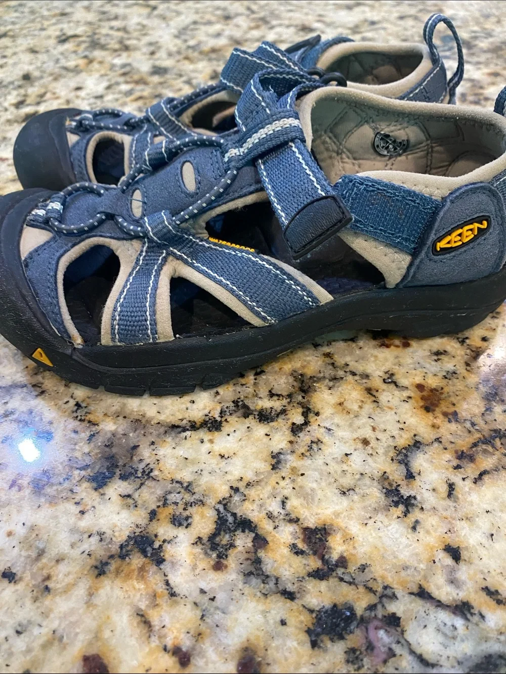 Keen Kids Navy Blue and Gray Closed-Toe Water Shoes